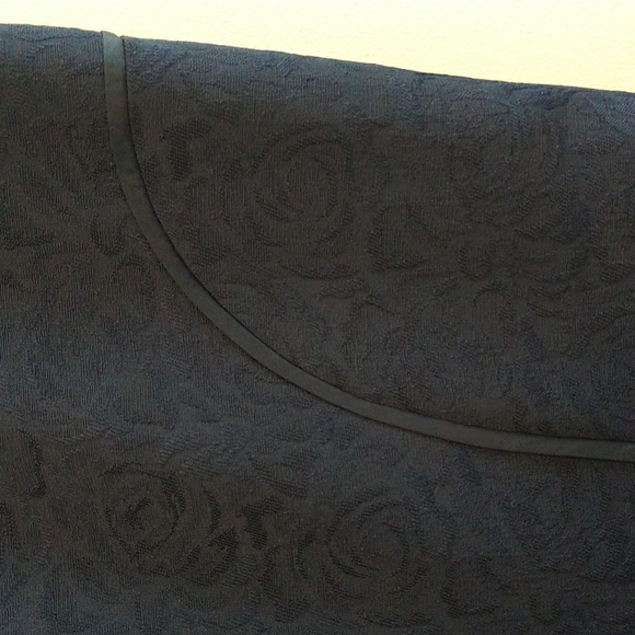 Stunning Navy Tahari Sleeveless Fitted Dress - Picture 8 of 9